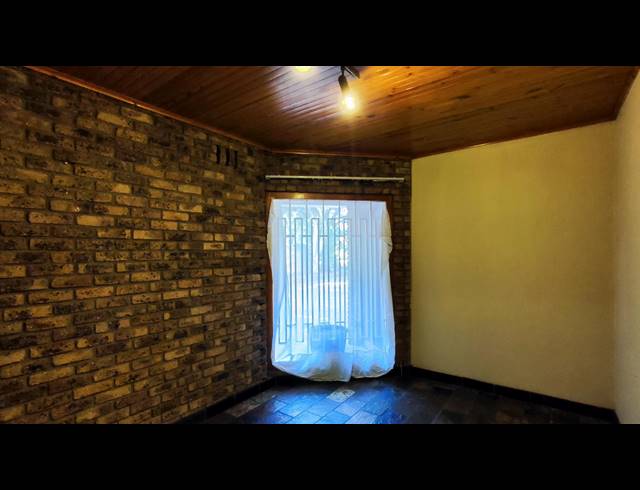 3 BEDROOM FREESTANDING FOR SALE IN SUNWARD PARK